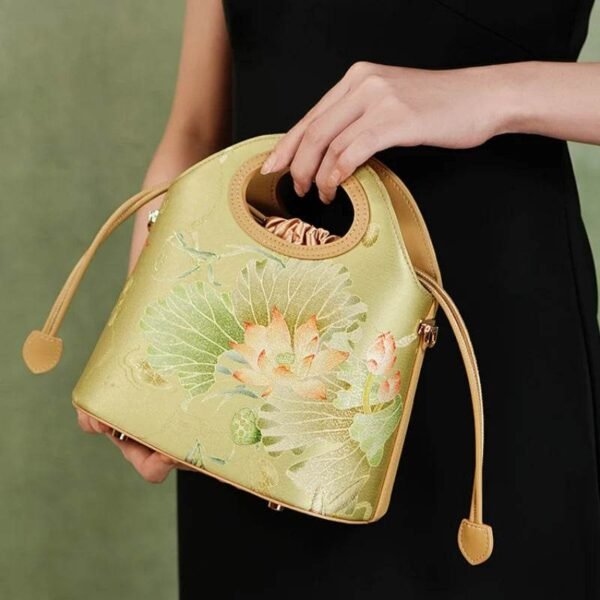 1b_プリント_ジャカード_ロータス_グリーン_巾着_バケットバッグ_LD120670 1b_Printed_Jacquard_Lotus_Green_Drawstring_Bucket_Bag_LD120670