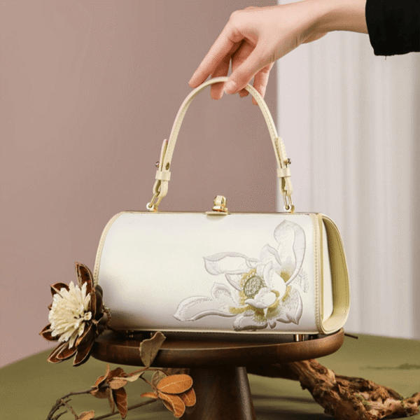 1e_Embroidery_Leather_White_Shoulder_Bag_Lotus_Elegant_Handbag_P120312 1e_Embroidery_Leather_White_Shoulder_Bag_Lotus_Elegant_Handbag_P120312