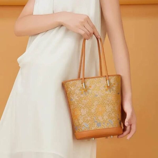 2ソング_ブロケード_マルベリー_シルク_トート_バケツバッグ_P120636 2Song_Brocade_Mulberry_Silk_Tote_Bucket_Bag_P120636