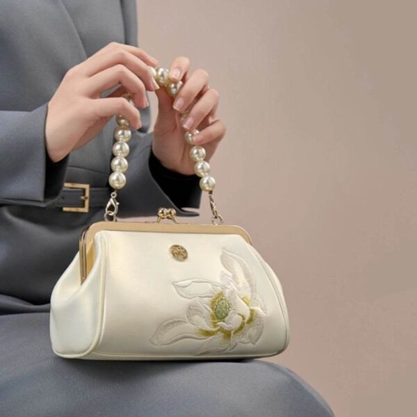 3_Embroidery_Leather_Kiss_Lock_Clutch_Bag_Lotus_Evening_Handbag 3_Embroidery_Leather_Kiss_Lock_Clutch_Bag_Lotus_Evening_Handbag