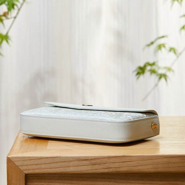 Brocade_Jacquard_Chic_Elegant_Lady_Clutch_Bag_-_SinoCultural-2462240 Brocade_Jacquard_Chic_Elegant_Lady_Clutch_Bag_-_SinoCultural-2462240