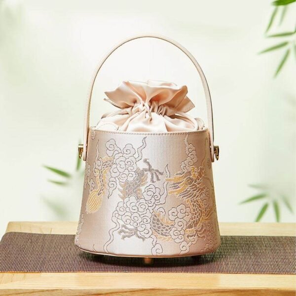 ブロケード_ジャカード_レザー_巾着_バケットバッグ_-_中文-2462835 Brocade_Jacquard_Leather_Drawstring_Bucket_Bag_-_SinoCultural-2462835