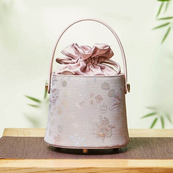 ブロケード_ジャカード_レザー_巾着_バケットバッグ_-_SinoCultural-2462929 Brocade_Jacquard_Leather_Drawstring_Bucket_Bag_-_SinoCultural-2462929
