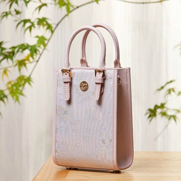 Brocade_Jacquard_Mulberry_Silk_Exquisite_Handbag_-_SinoCultural-2463181 Brocade_Jacquard_Mulberry_Silk_Exquisite_Handbag_-_SinoCultural-2463181