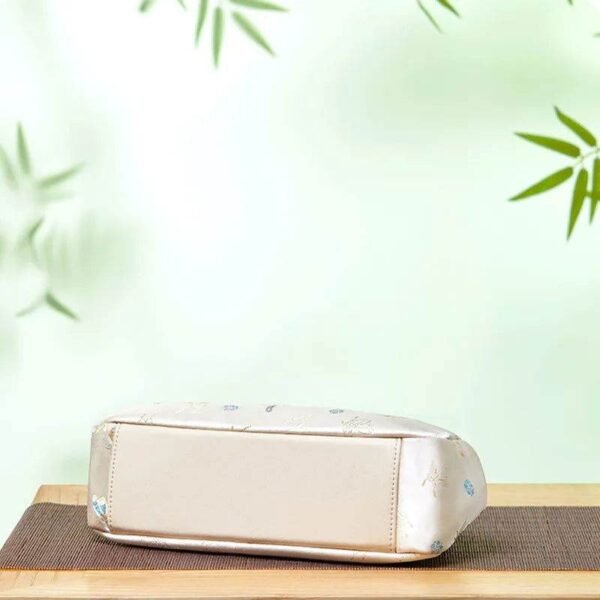 Brocade_Jacquard_New_Chinese_Style_Handcrafted_Handbag_-_SinoCultural-2463939 Brocade_Jacquard_New_Chinese_Style_Handcrafted_Handbag_-_SinoCultural-2463939