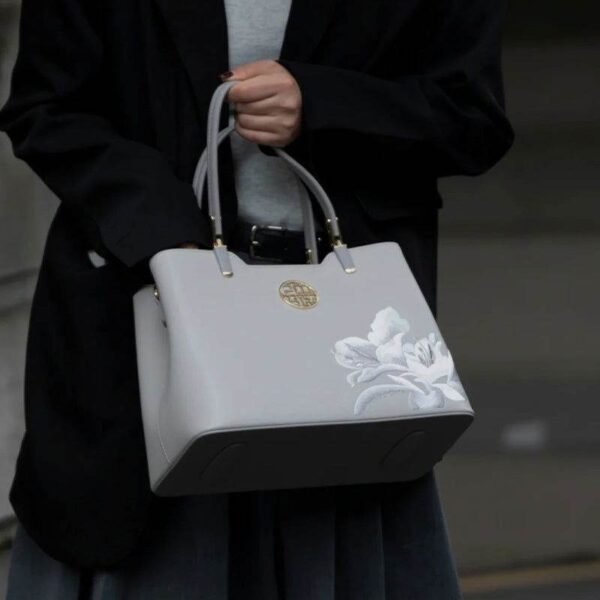 刺繍_レザー_アザレア_レディース_トートバッグ_-_SinoCultural-2470145 Embroidery_Leather_Azalea_Women_Tote_Bag_-_SinoCultural-2470145