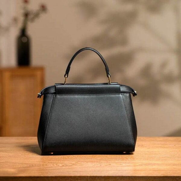 刺繍_レザー_黒_蓮_ハンドバッグ_-_中文-2470476 Embroidery_Leather_Black_Lotus_Handbag_-_SinoCultural-2470476