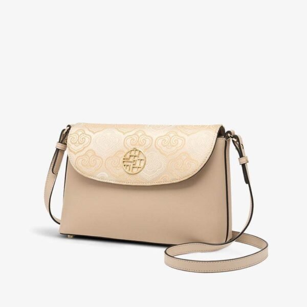 刺繍_レザー_ショルダーバッグ_吉祥雲_-_中文2475113 Embroidery_Leather_Shoulder_Bag_Auspicious_Clouds_-_SinoCultural-2475113