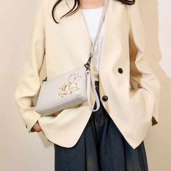 Embroidery_Leather_Shoulder_Clutch_Wallet_Orchid_-_SinoCultural-2475329 Embroidery_Leather_Shoulder_Clutch_Wallet_Orchid_-_SinoCultural-2475329