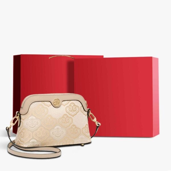 刺繍_レザー_ショルダー_シェル_バッグ_吉祥_雲_-_西濃文化-2475697 Embroidery_Leather_Shoulder_Shell_Bag_Auspicious_Clouds_-_SinoCultural-2475697