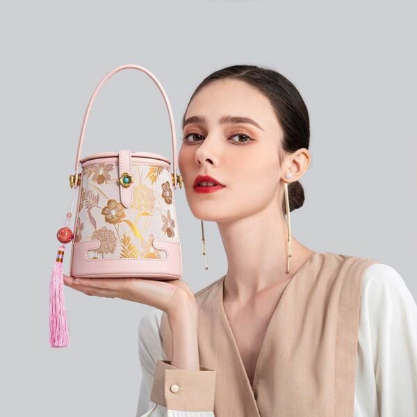 歌_ブロケード_香り_雲_シルク_バケツ_バッグ_-_中文化-2483094 Song_Brocade_Fragrant_Cloud_Silk_Bucket_Bag_-_SinoCultural-2483094