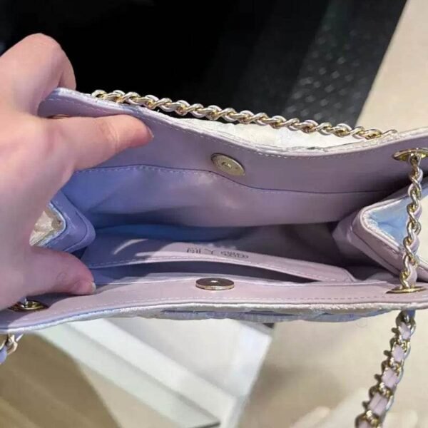 シノワズリー・ゴールド・ブロケード・アンダーアームバッグ・内容量 chinoiserie-gold-brocade-underarm-bag-interior-capacity