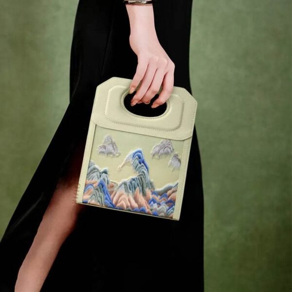 chinoiserie-mountains-embroidered-handle-bag-model chinoiserie-mountains-embroidered-handle-bag-model