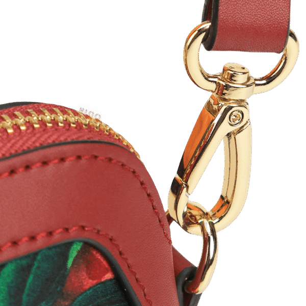 handmade-floral-embroidery-clutch-closeup-11-detail handmade-floral-embroidery-clutch-closeup-11-detail