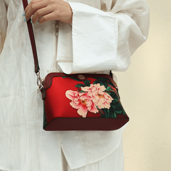 handmade-floral-embroidery-clutch-closeup handmade-floral-embroidery-clutch-closeup