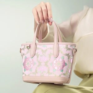 モデル座位キャリー・ブロケード・バッグ・オン・ニーズ