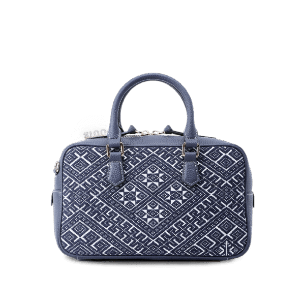 Zhuang-brocade-flying-swallow-embroidered-leather-crossbody-bag-フロントビュー zhuang-brocade-flying-swallow-embroidered-leather-crossbody-bag-front-view